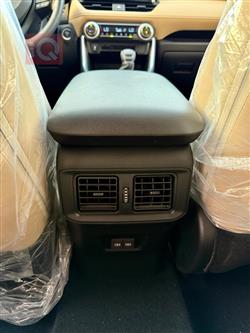 تۆیۆتا ڕاڤ 4